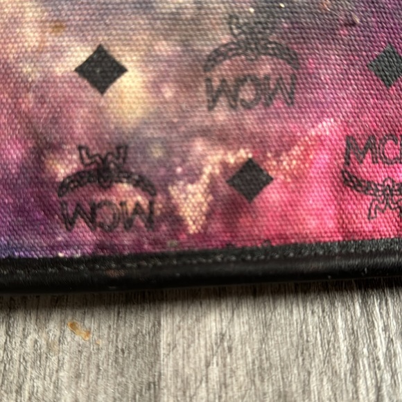 MCM galaxy reversible large size tote - Picture 9 of 12